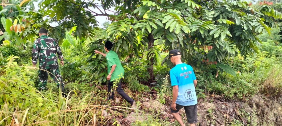 Babinsa Peltu Ramli Nst Patroli Karhutla di Perawang Barat, Titik Api dan Asap Nihil
