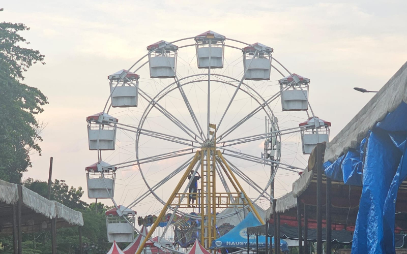 Wahana Permainan Tutup Jalan HR Soebrantas Dumai Diduga Belum Kantongi Izin