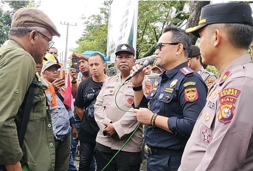 Ratusan Buruh Geruduk Bea Cukai Dumai, Laporkan Dugaan Pelanggaran Kepabeanan dan Izin Terminal Khusus ke Kejaksaan