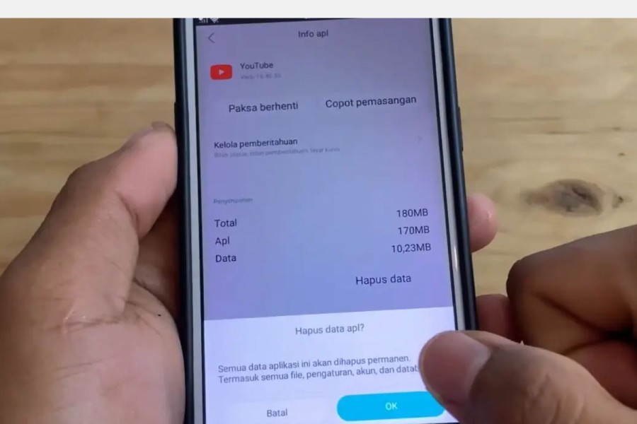 Cara Mengatasi YouTube Usang di HP Android dan iOS