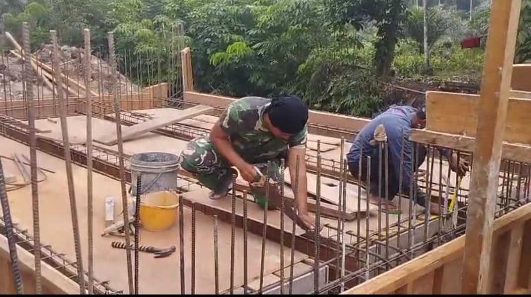 Kodim 0320 Dumai Terus Kawal Pembangunan Jembatan Beton Tahap VII di Lubuk Gaung