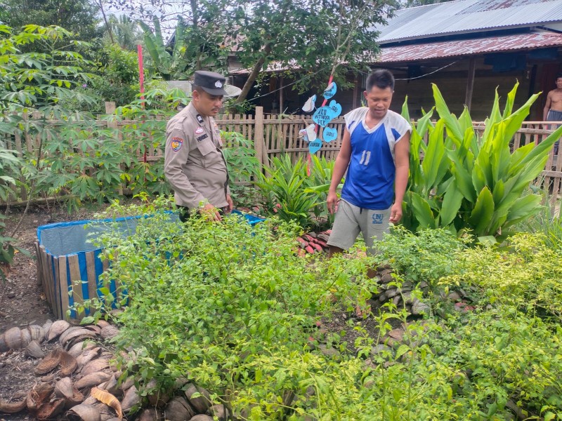Sinergi Polsek Keritang dan Petani  di Lintas Utara, Kokohkan Ketahanan Pangan Desa