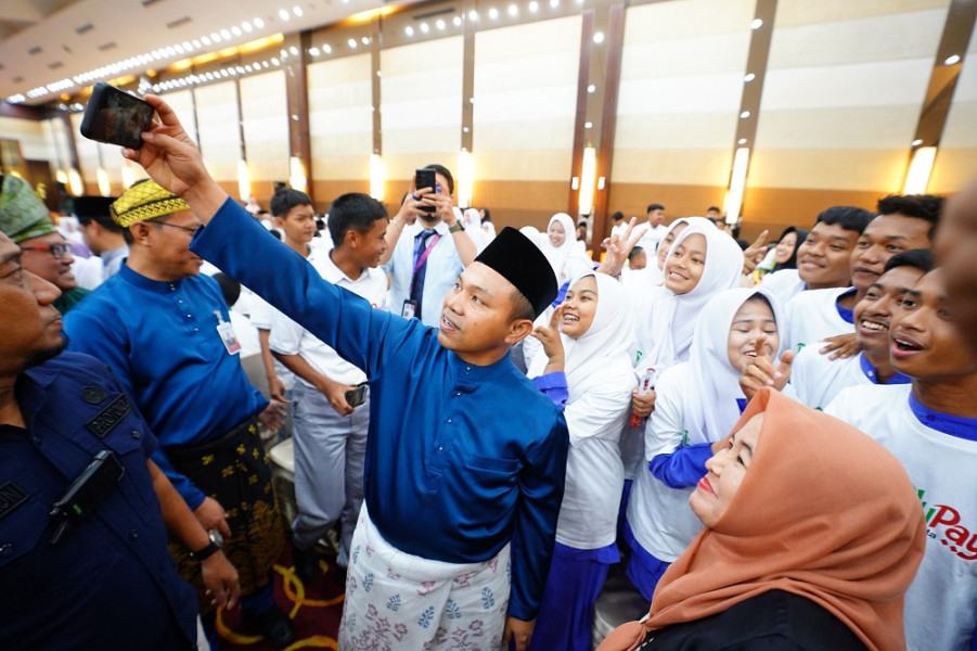 Gubri Abdul Wahid Luncurkan SimPel dan BRK Syariah Edupay