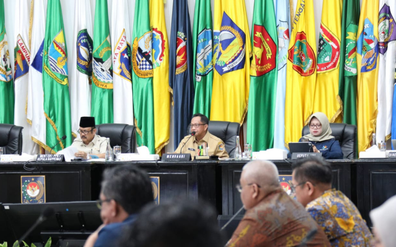 Mendagri Tegaskan Kepala Daerah Wajib Perhatikan Pertumbuhan Ekonomi