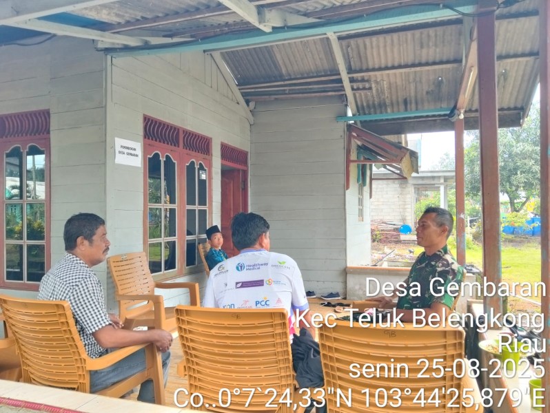 Silaturahmi dengan Warga Binaan, Babinsa Koramil 06/Kateman Ajak Jaga Keamanan dan Kekompakan