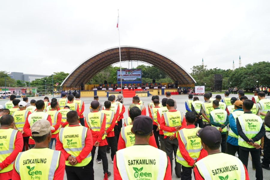 Kapolda Riau Pimpin Apel Satkamling di Dumai