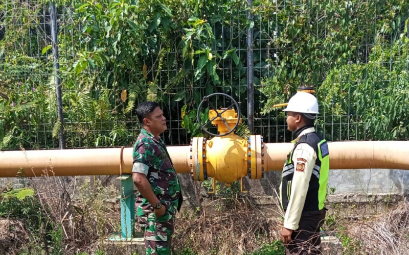 Sinergi TNI dan Perusahaan, Babinsa Laksanakan Patroli Binter di Wilayah Lubuk Gaung