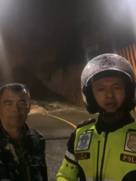 Longsor di Kawasan Kelok Sembilan, Jalur Riau-Sumbar Lumpuh