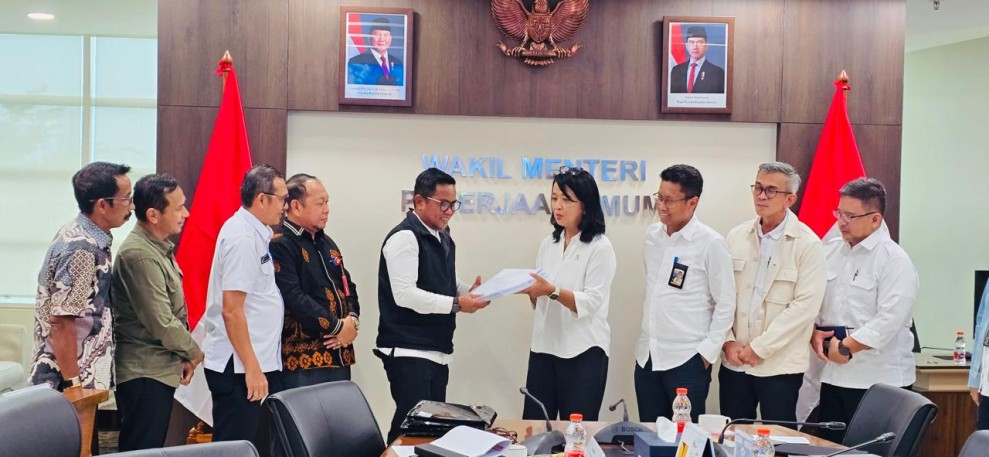 Bupati Pelalawan Audiensi dengan Wamen PU RI, Dorong Dukungan Infrastruktur Strategis