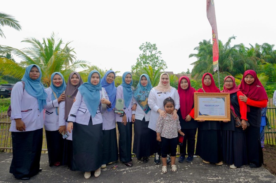 Bupati Kasmarni Tinjau Desa Bantan Timur, Dorong Pendidikan Anak Usia Dini dan Pemberdayaan Perempuan KAT