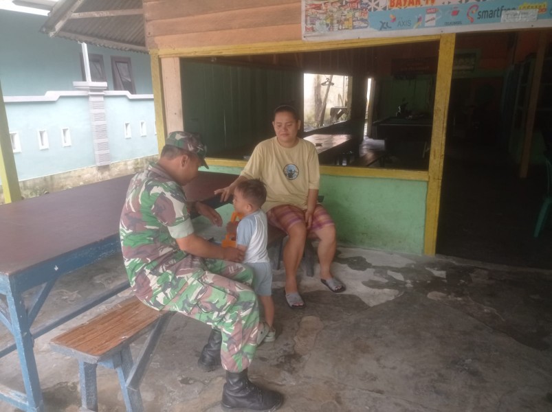 Babinsa Koramil 04/Perawang Lakukan Pengecekan Anak Stunting di Kampung Kuala Gasib