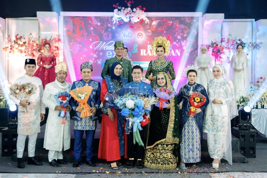 Eksklusif! Bang Rijak Rilis Koleksi Baju Pengantin di Indragiri Hilir