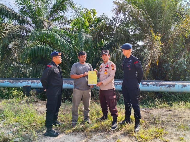 Cegah Karhutla, Personel Polsek Minas Bersama Brimob Polda Riau Gencarkan Patroli dan Sosialisasi Maklumat Kapolda