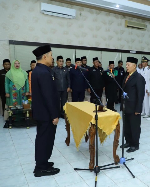 Bupati Inhil Lantik & Ambil Sumpah / Janji Jabatan Pejabat Pimpinan Tinggi Pratama, Administrator, Pengawas dan Fungsional di Lingkungan Pemkab Inhil