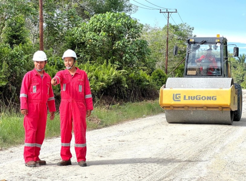 Ditengah Keterbatasan Anggaran, PT ITA Rehab Jalan Poros Merbau