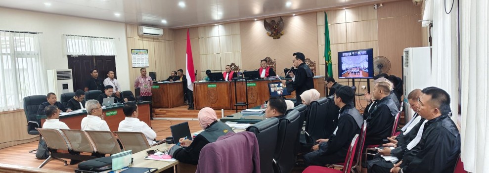 Sidang Korupsi Gubernur Nonaktif Riau: Fakta Baru Terungkap, Saksi Akui Talangi Biaya di London