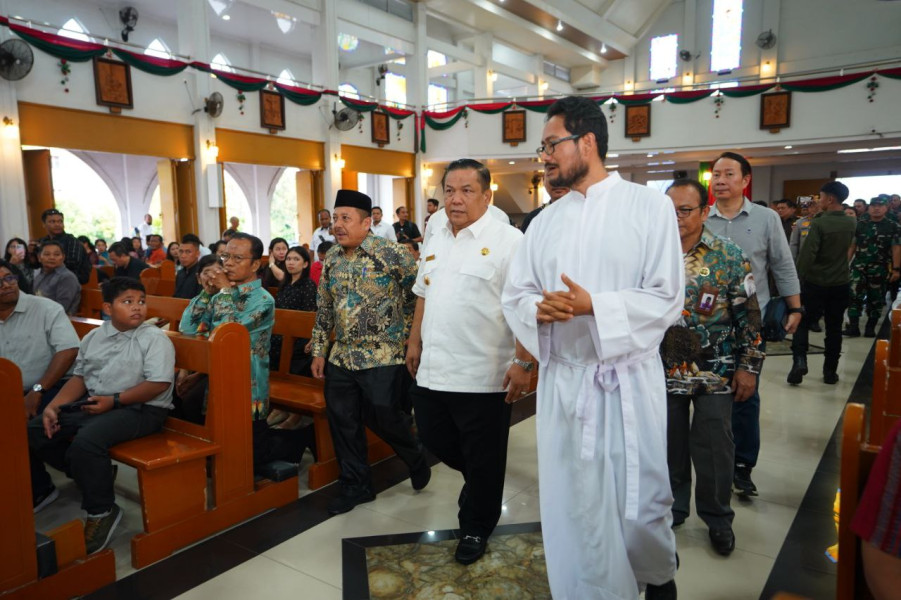 Tinjau Sejumlah Gereja, Plt Gubernur Riau Pastikan Natal Aman dan Kondusif