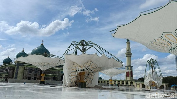 Proyek Payung Elektrik Masjid Raya An-Nur Ditargetkan Rampung 2025