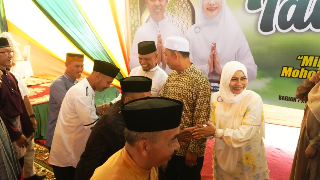 Silaturahmi Idul Fitri 1447 H, Bupati Inhil Sambut Masyarakat di Kediaman Dinas