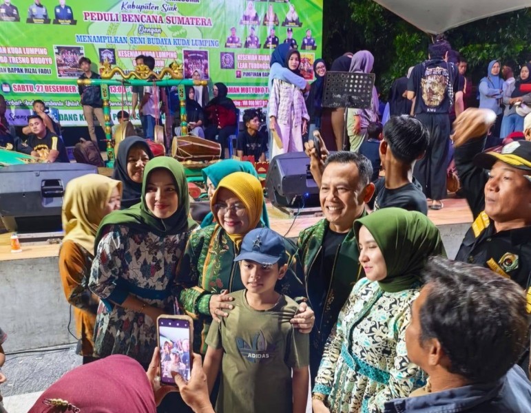 Penggalangan Donasi Bencana Sumatera, Jaket Bupati Afni Terjual Rp 8 Juta