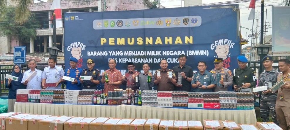 Pasi Intel Kodim 0314/Inhil Hadiri Pemusnahan Barang BMMN Hasil Penindakan Bea Cukai Tembilahan