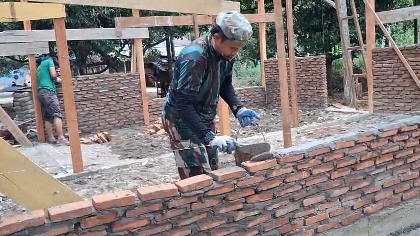 Rehab RTLH TMMD Ke-129 Kodim 0102/Pidie Sasaran 5 Capai 35 Persen, Pemasangan Rangka dan Batu Bata Terus Dikebut