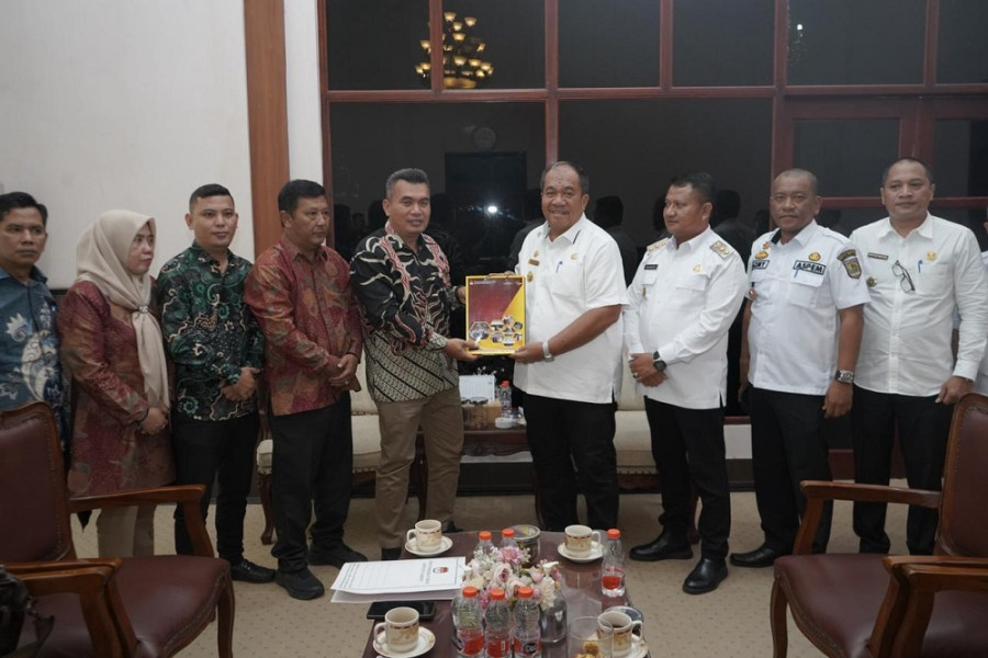 Bupati Asahan Terima Aidiensi KPU, BPOM dan IWO Indonesia