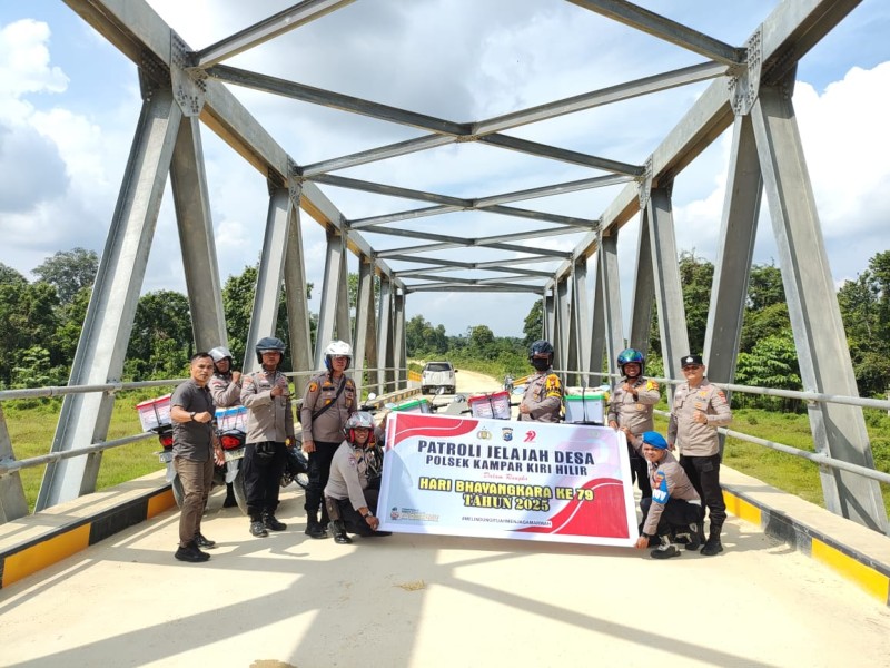 Menuju Rantau Kasih:  Kapolsek Kampar Kiri Hilir Berbagi di Hari Bhayangkara ke-79