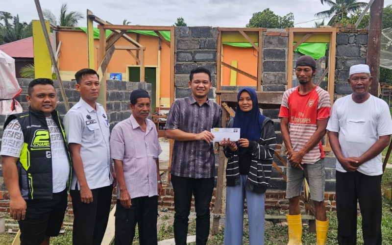 Kenda Guntara Bersama 22 Community Dumai Salurkan Bantuan untuk Korban Puting Beliung di Mundam
