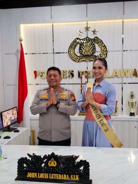 KAPOLRES JOHN LOIS LETEDARA DUKUNG PENUH WAHYU TRINANDA PUTERI DI GRAND FINAL DUTA PARIWISATA RIAU 2026