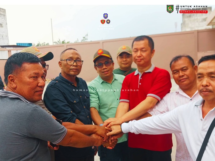 Sinergi Penegakan Perda, Satpol PP Asahan Monitor Pembongkaran Mandiri Pagar Yayasan Maitreyawira Kisaran