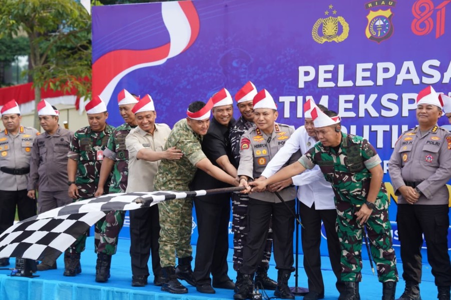 Kapolda Riau Lepas Ekspedisi Merah Putih Presisi, 17 Desa 3T Jadi Sasaran Pengabdian dan Restorasi Mangrove