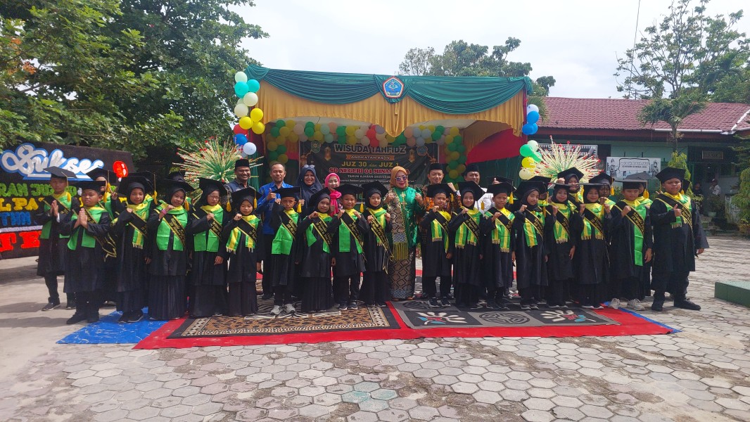 SDN 04 Minas Jaya Gelar Wisuda Tahfidz dan Pelepasan Siswa Kelas VI, Penuh Haru, Pantun, dan Semangat Qurani