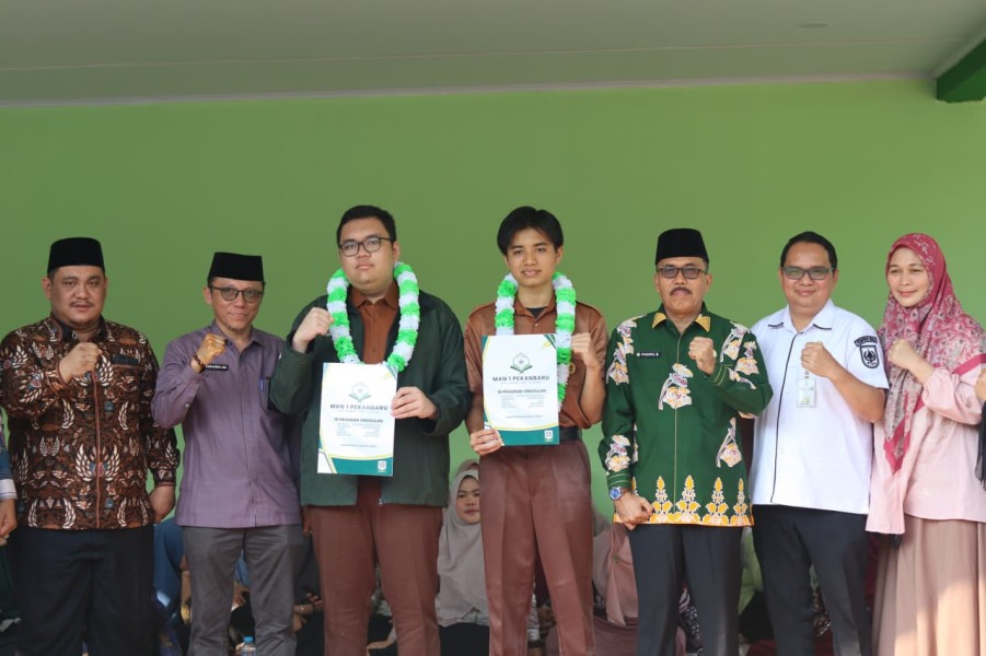Dua Murid MAN 1 Pekanbaru Perkuat Tim Nasional Olimpiade Sains Tingkat Internasional, Siap Berlaga di Turki dan Vietnam