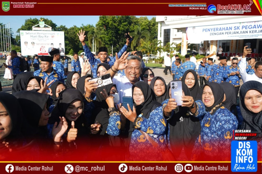 Senyum Bahagia di Negeri Seribu Suluk, 1.608 Honorer Rohul Terima SK PPPK Paruh Waktu