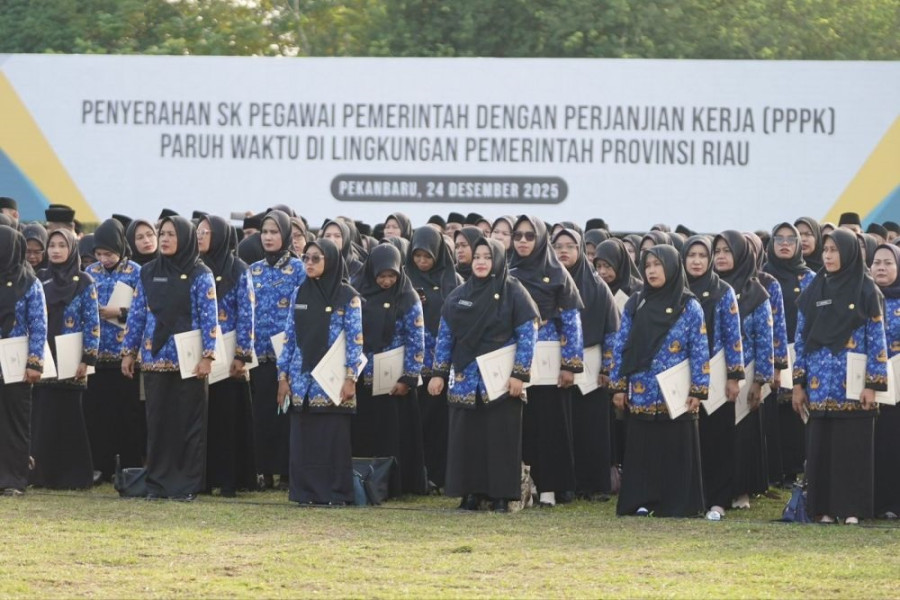 Kado Akhir Tahun Pemprov Riau, 2.505 Honorer Terima SK PPPK Paruh Waktu dari Plt Gubri