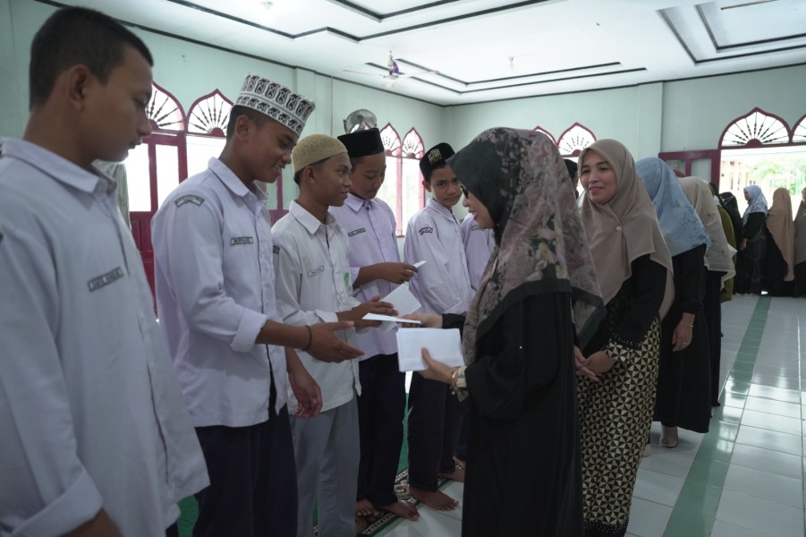 Tebar Energi Kebaikan di Awal Ramadan, Keluarga Pekerja Kilang Pertamina Dumai Salurkan Rp21 Juta untuk Santri dan Anak Yatim