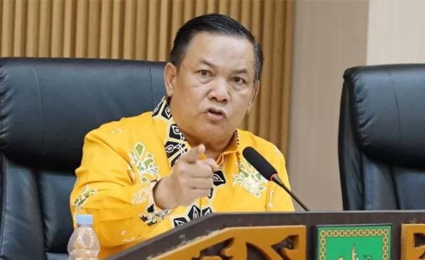 Plt Gubernur Riau SF Hariyanto Minta Anak Buah Jangan Pedulikan Timses, Sebuah Sindiran Terhadap Rusli Zainal dan Tim Luar Pemprov