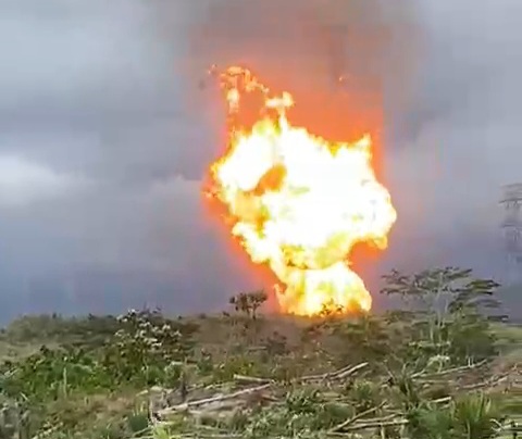 Ledakan Pipa Gas di Batu Ampar Inhil, Api Membumbung 100 Meter dan Picu Kemacetan Panjang