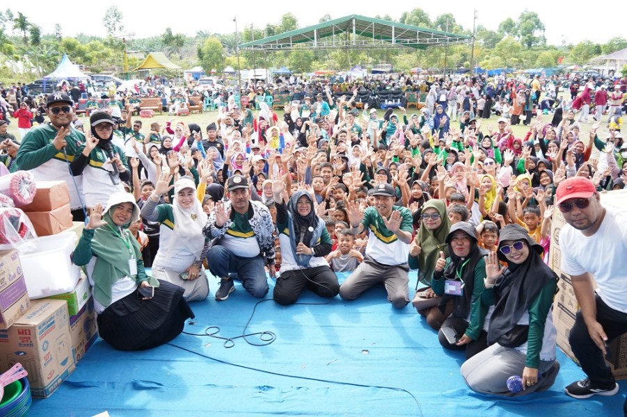 Bupati Siak Lepas Jalan Santai HUT ke-80 PGRI dan Hari Guru Nasional di Dayun