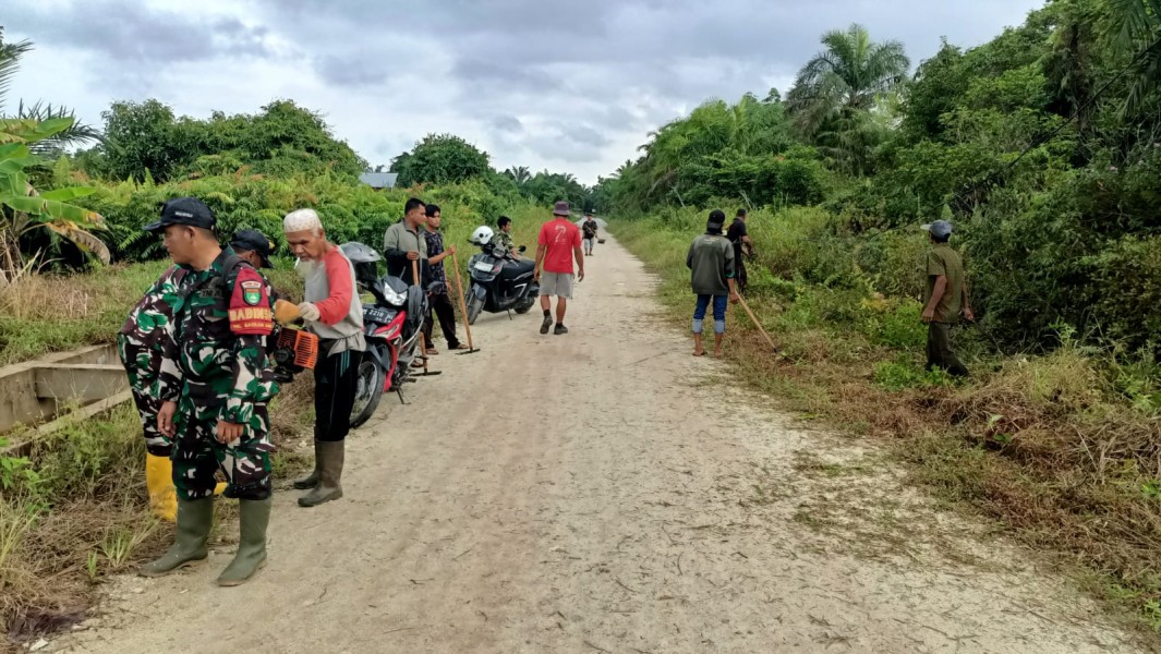 Semarak HUT ke-1 Kodam XIX/Tuanku Tambusai, Kodim 0320/Dumai Gelar Aksi Bersih Lingkungan
