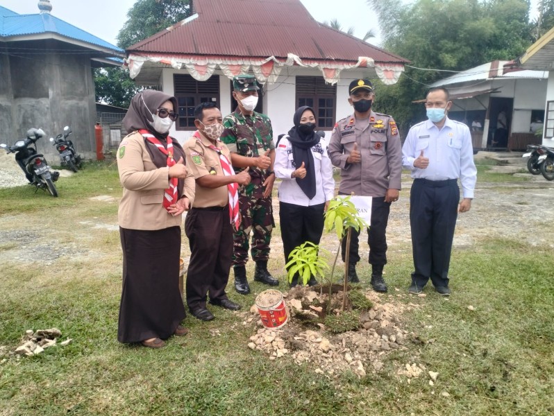 Danramil 03/Minas Hadiri Penanaman Pohon Bulan Bhakti Pramuka 2026