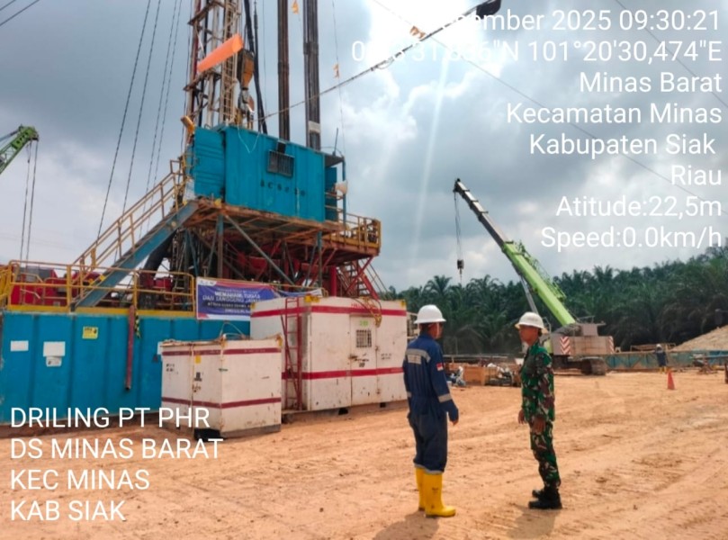Babinsa Koramil 03/Minas Patroli dan Amankan Aktivitas Drilling di Desa Minas Barat dan Minas Timur