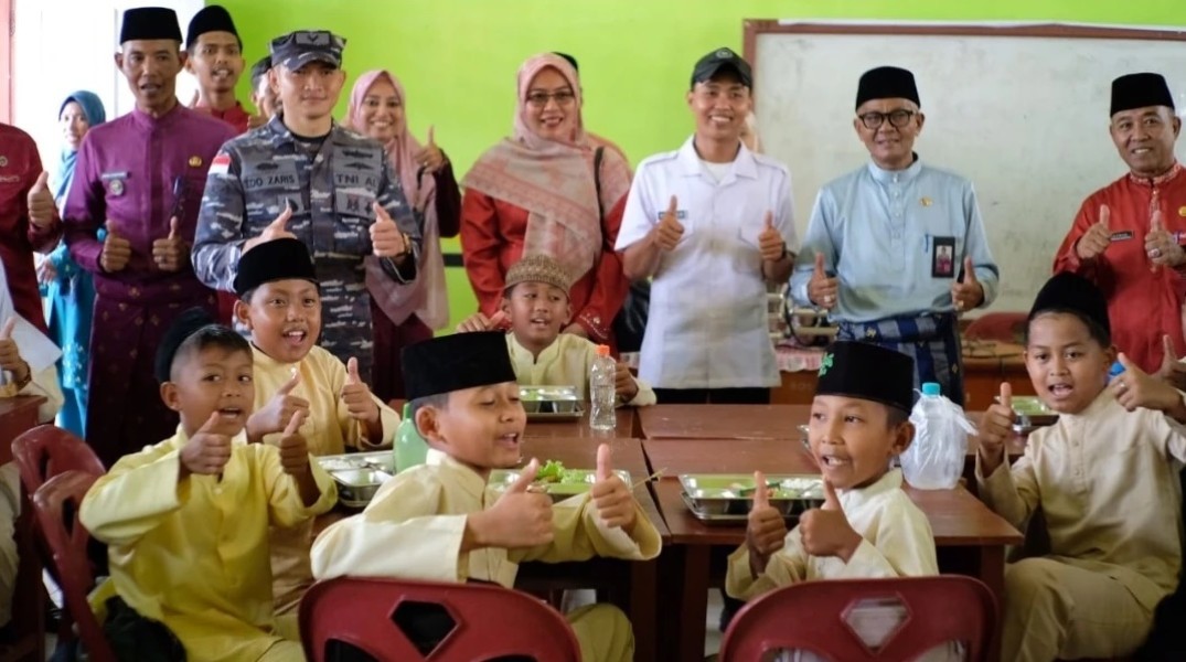 Kadis Ketahanan Pangan Meranti Launching Program Makan Bergizi Gratis di Rangsang