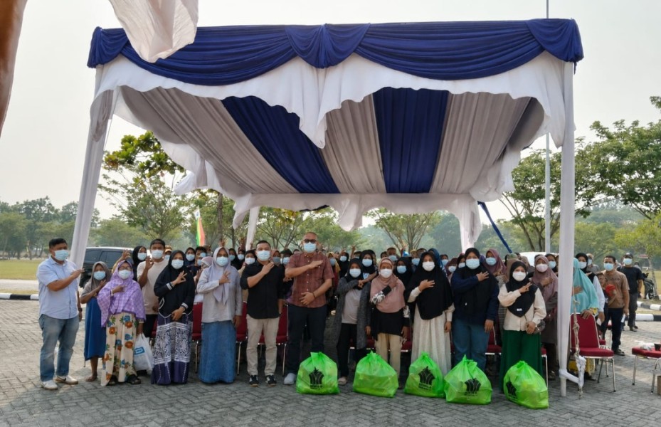 PTPN IV Regional III Ringankan Beban Ratusan Warga Terdampak Asap Karhutla