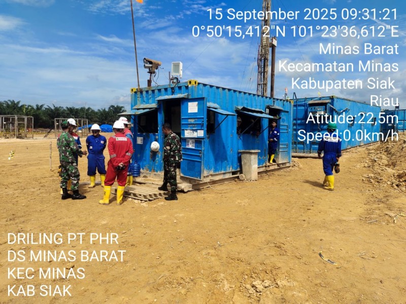 Babinsa Koramil 03/Minas Gelar Patroli Keamanan di Area Drilling Migas