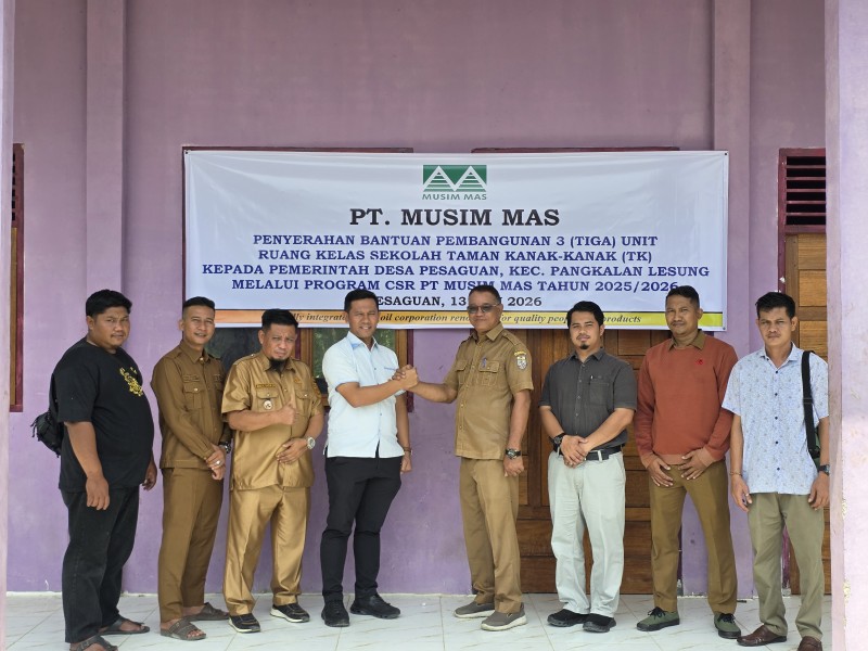 Peduli Pendidikan PT Musim Mas Serahkan Gedung TK Baru kepada Desa Pesaguan