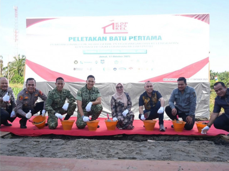 Wabup Kampar Hadiri Peletakan Batu Pertama Pembangunan Gerai Pergudangan Koperasi Desa Merah Putih
