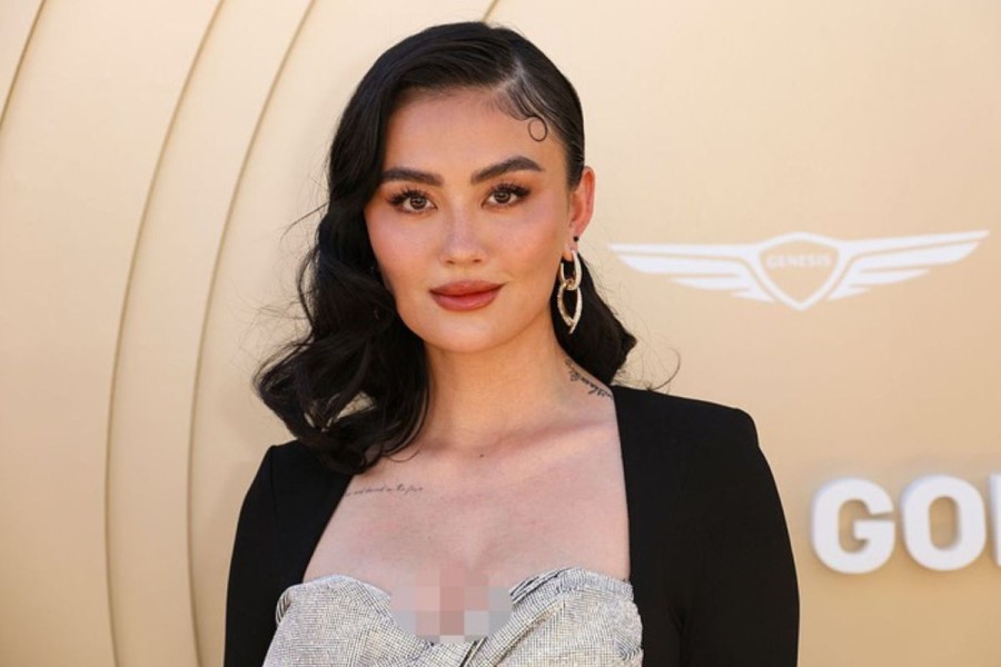 Pamerkan Situasi Balkon Apartemen, Agnez Mo Tepis Kabar Terjebak di Dubai