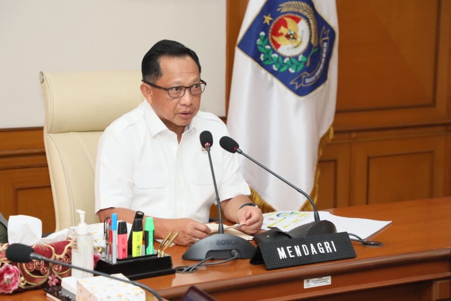 Mendagri: Jangan Simpan Anggaran, Saatnya Pemda Bantu Saudara Kita di Sumatera